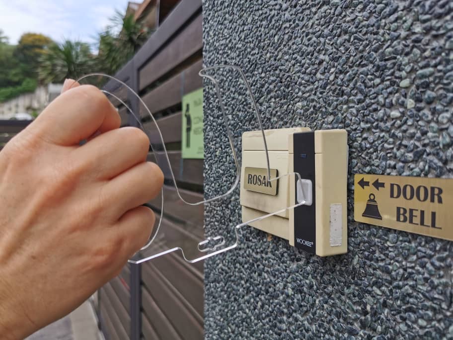 Contactless Holder for Personal Care